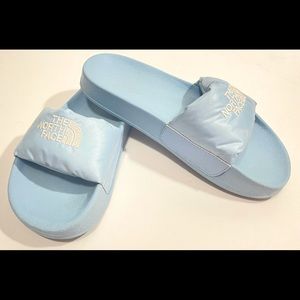 Northface Women’s 700